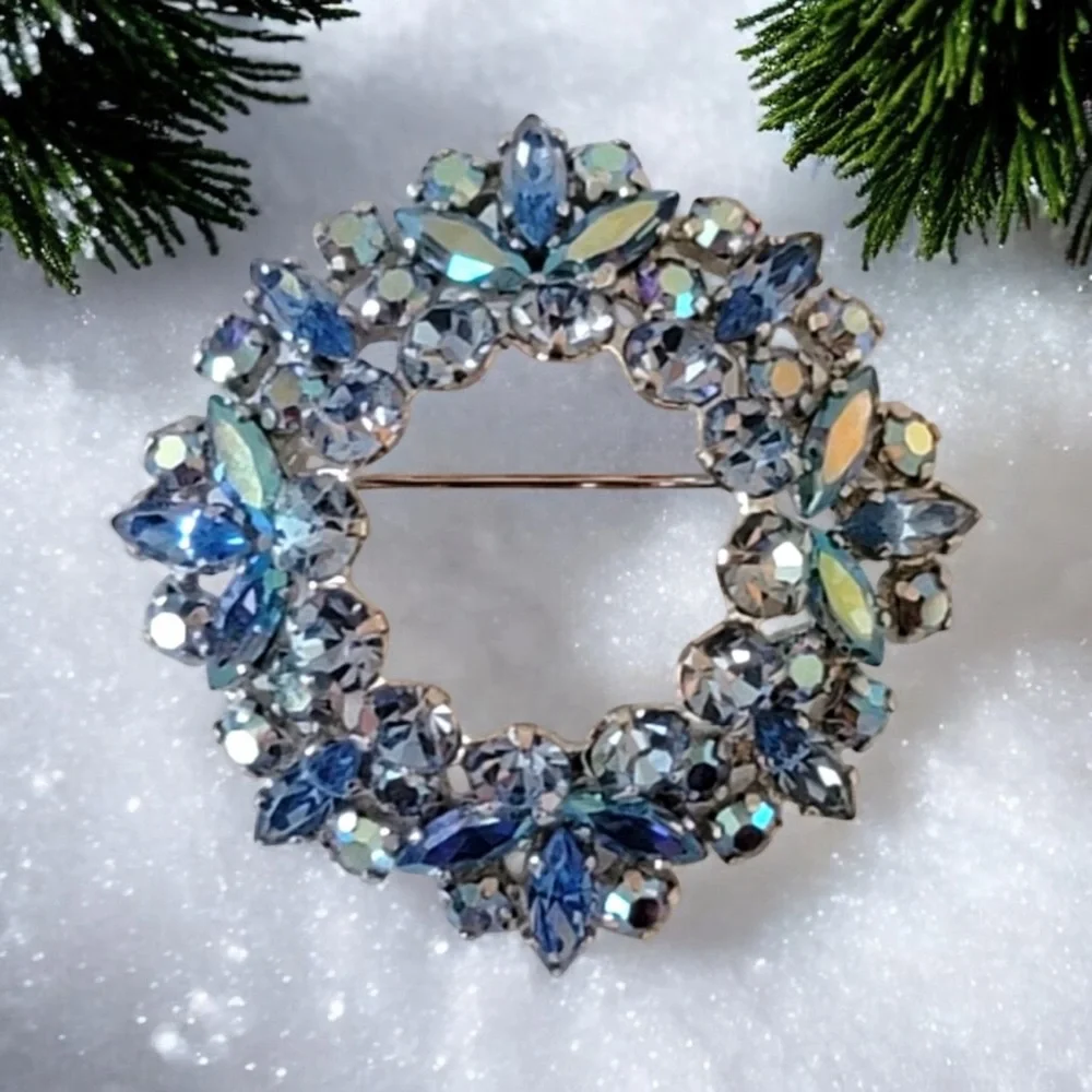 Vintage Signed Sherman Blue Aurora Borealis Rhinestone Wreath Brooch Canada